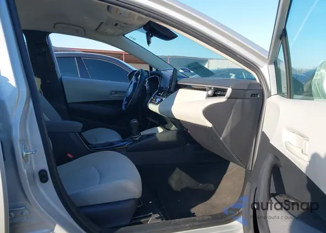 2022 Toyota Corolla Le z USA, uszkodzony, nr VIN 5YFEPMAE8NP325978